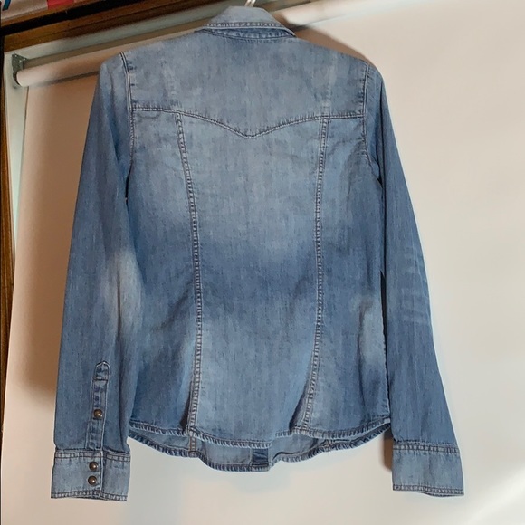 Guess jean button up top - Picture 3 of 7